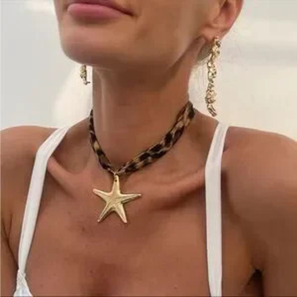 Gold Starfish Pendant Necklace